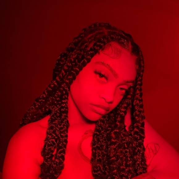 Meet your Posher, Eva - Picture 1 of 1